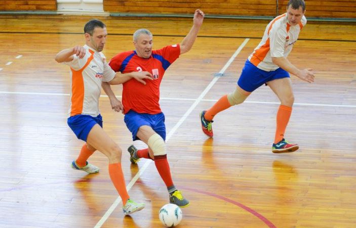 В Зеленогорске ветераны футбола сразились на турнире памяти Алексея Барсукова