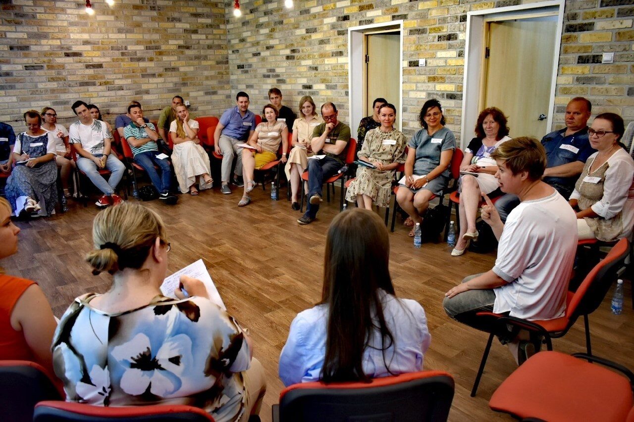 В Глазове прошли первые учебные сессии акселератора социальных проектов